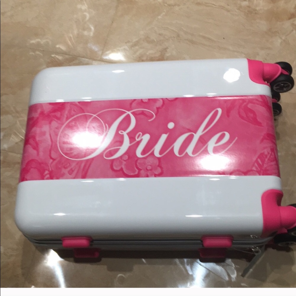Brand new bridal suitcase! Lori Diamond collection